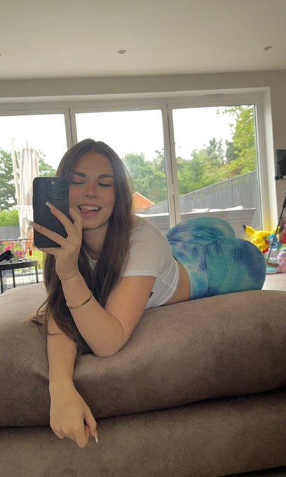 me or a private jet??? 🤭 https://t.co/kVDE16UtCN