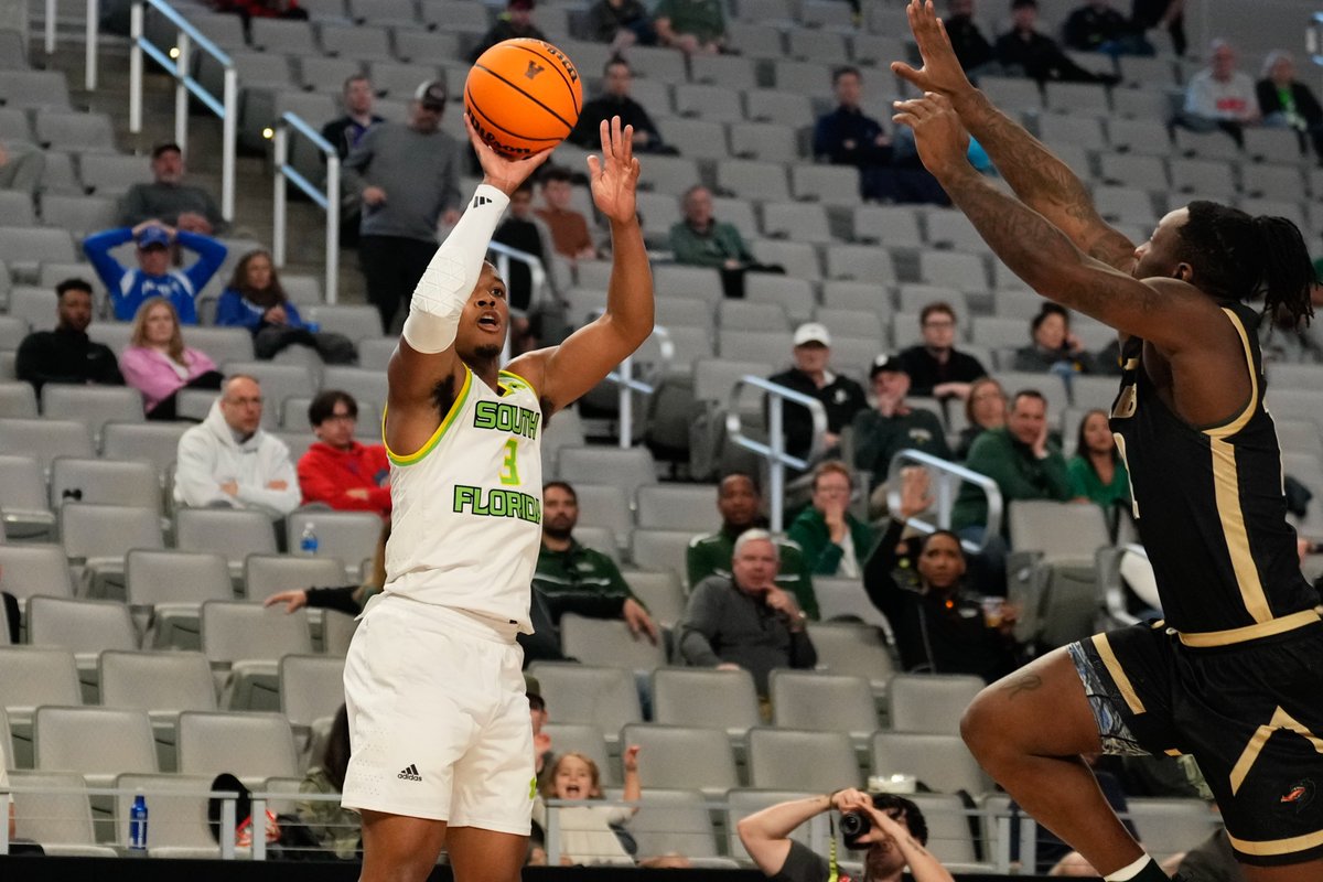 #USF suffers two big portal losses over the course of a few days this time losing AAC Co-Player of the Year Chris Youngblood. usf.rivals.com/news/aac-co-pl…