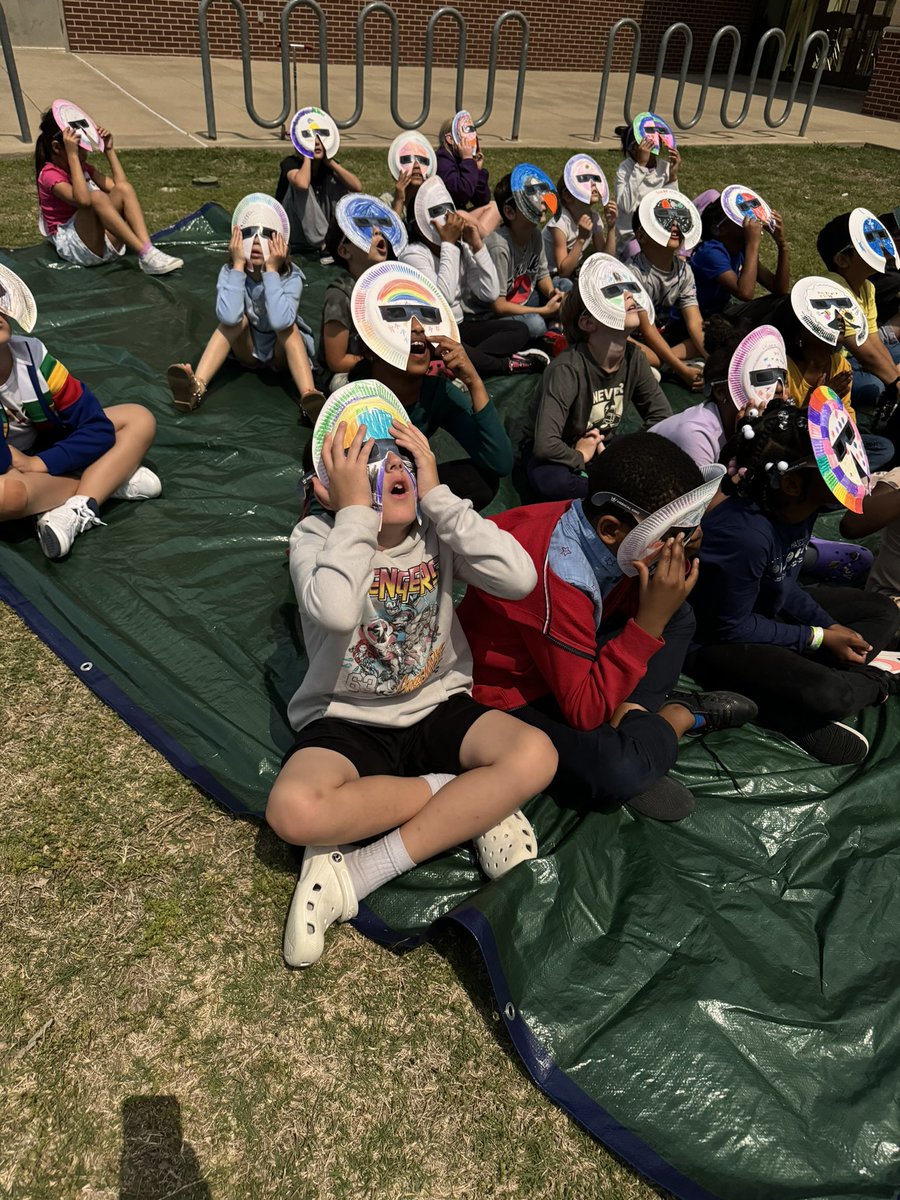 gibbschfrisco's tweet photo. All smiles and safety for my amazing kiddos! #SolarEclipse2024 https://t.co/HaHLkndMPm