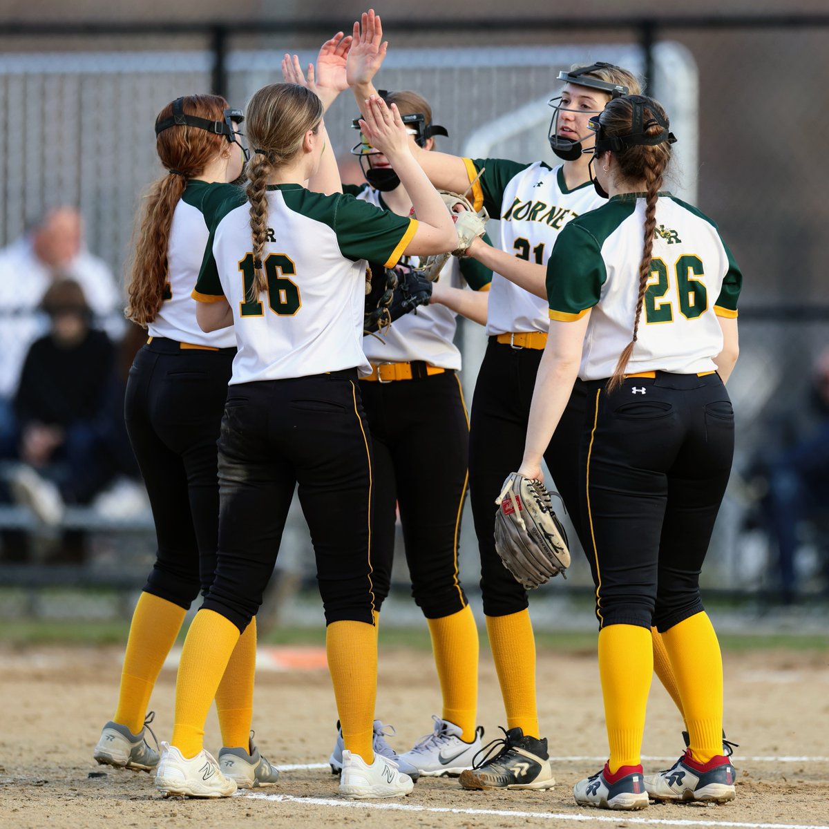 🥎 Walk-off Win! 🥎 North Reading triumphs over Essex Tech in a nail-biter, 3-2, thanks to Jocelyn Ostrowsky's clutch hit that brought Caitlin Reilly home! Keely Hannon's stellar pitching kept the Hornets in the game after trailing 2-1. What a comeback! Full Google Album