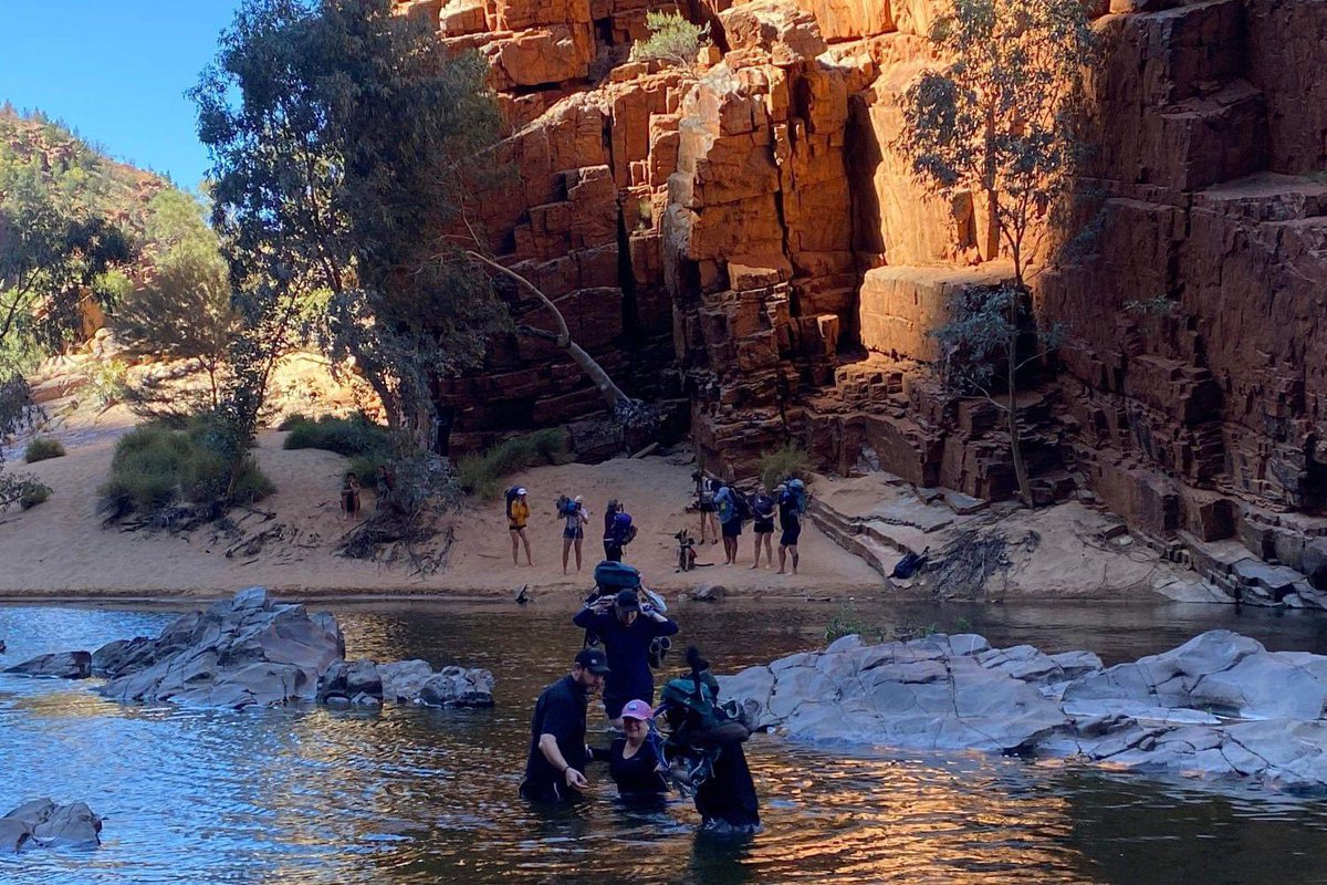 Hey adventurers - have you hiked the Larapinta Trail? It’s one of the planet's top 20 treks, here in Central Australia. 100% Finke River Culture & Adventure are hosting a 9-day trek that will guide you through gorgeous Tjoritja AND support #rfdsSANT 👉pulse.ly/4oy9su1cbi