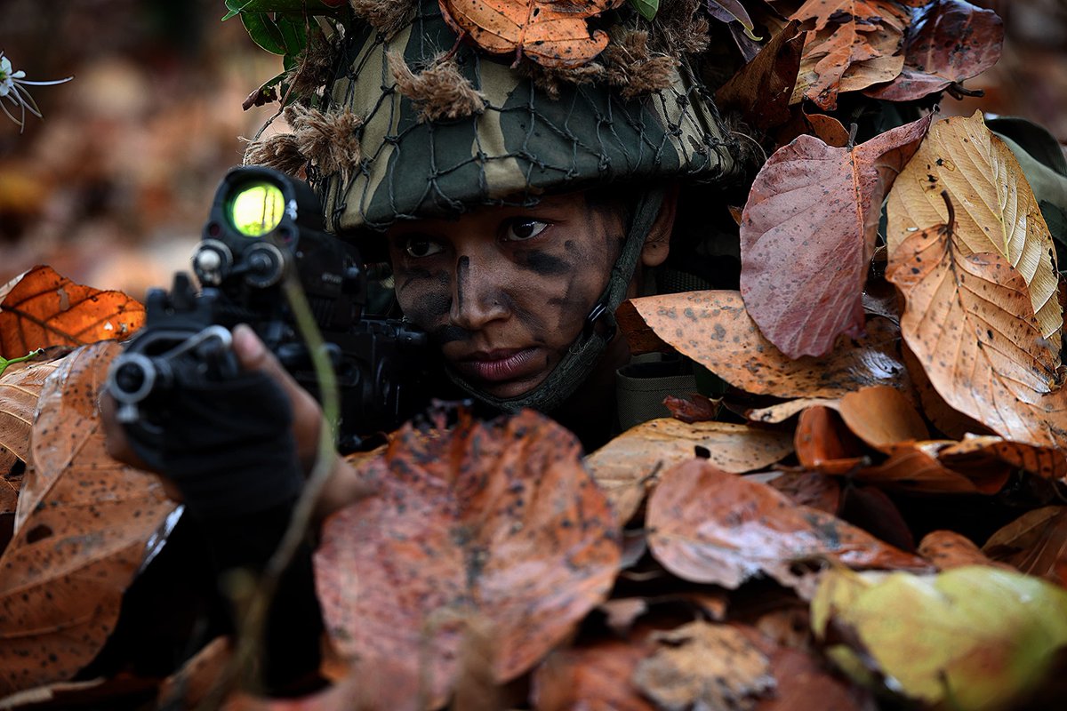 #PicOfTheDay 📸             

'Concentrate all your thoughts upon the work in hand. The sun's rays do not burn until brought to a focus.'

सीमा सुरक्षा बल - सर्वदा सतर्क                                                           

#JaiHind 
#NationFirst 
#FirstLineOfDefence