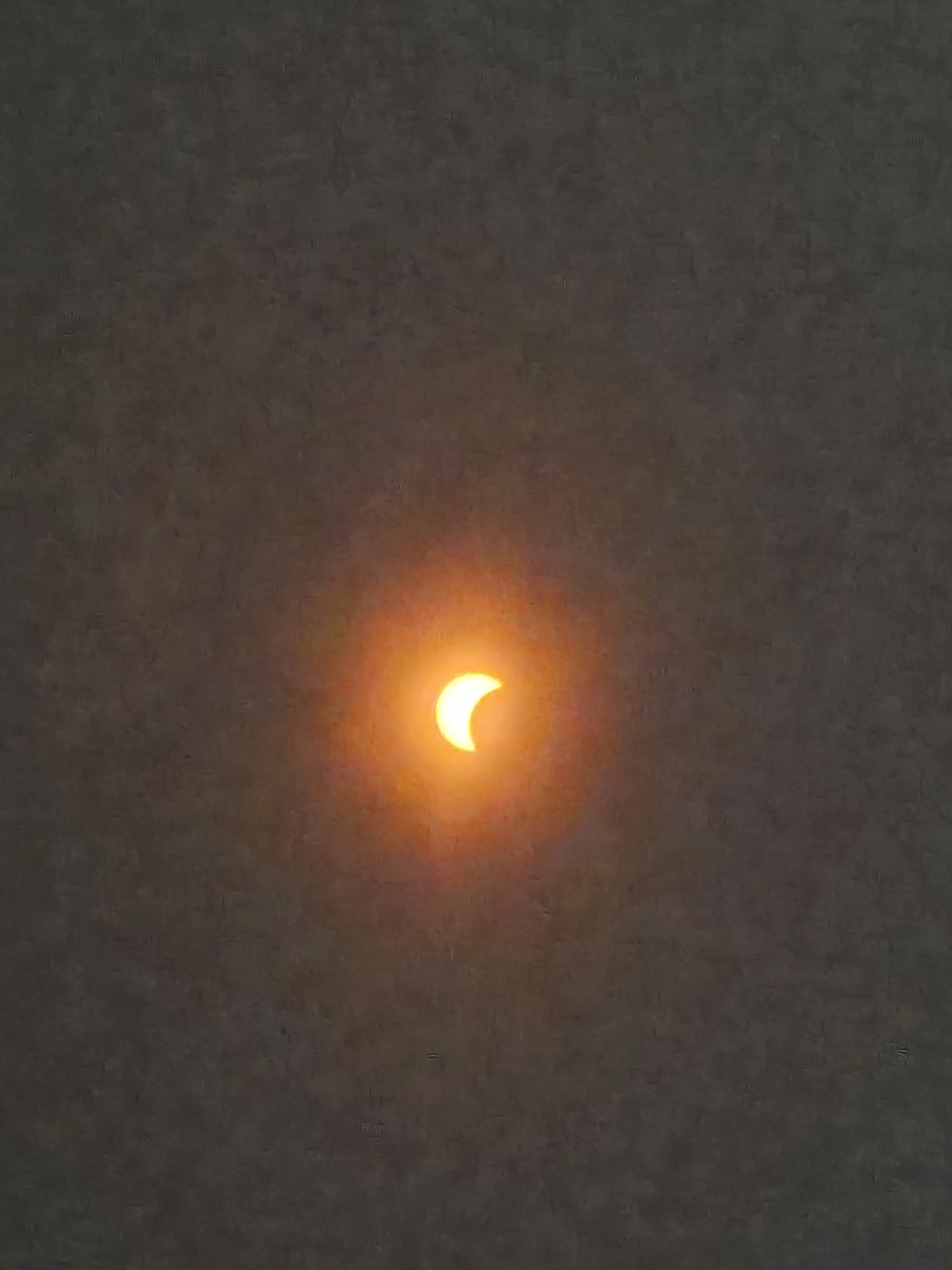 @BettyDavisWPLG: Good Evening Betty. Yeah I want to share this Beautiful Picture Of Today's Solar Eclipse which I took from The Promanade Mall in The City Of Coconut Creek.