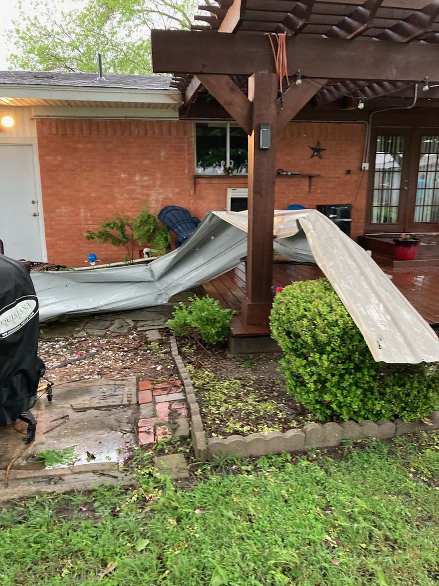 Straight line wind damage and / or small tornado damage in the Pelham Community on the west side of Navarro County this afternoon with heavy rain <a href="/TxStormChasers/">Texas Storm Chasers ⚡</a> <a href="/NWSFortWorth/">NWS Fort Worth</a> <a href="/NWSSPC/">NWS Storm Prediction Center</a> <a href="/DavidFinfrock/">David Finfrock🇺🇸🦅</a> #dfwwx @txwx <a href="/ctxwx/">。</a> <a href="/weatherchannel/">The Weather Channel</a> <a href="/NWSSanAngelo/">NWSSanAngelo</a> <a href="/EvanNBC5/">Evan Anderson</a>