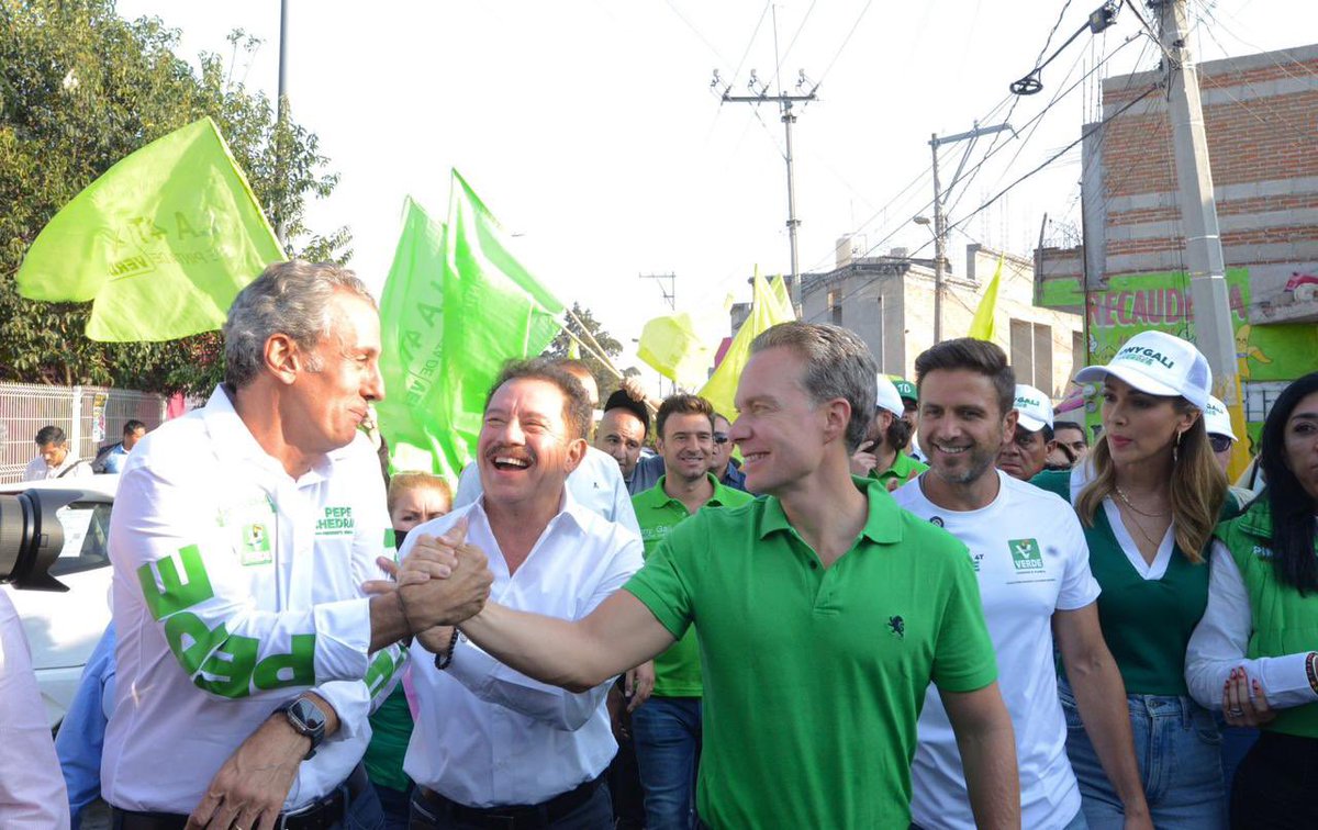 VelascoM_'s tweet photo. Con mis amigos @NachoMierV como Senador, @TonyGaliLopez como Diputado Federal, @pepechedrauimx como Alcalde de Puebla y @NormaPimentelMx como Diputada Local, vamos unidos al triunfo con @Claudiashein en la Presidencia y @armentapuebla_ en la Gubernatura.

¡El equipo ganador! https://t.co/yCEPdOYlux