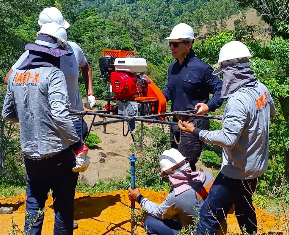 Equinox Resources is pleased to announce that it has commenced its maiden drilling program at the Rio Negro prospect, part of its Campo Grande Rare Earth Project in Brazil. ow.ly/w5CX50RaZWL $EQN #ASX #rareearths #Brazil #criticalminerals