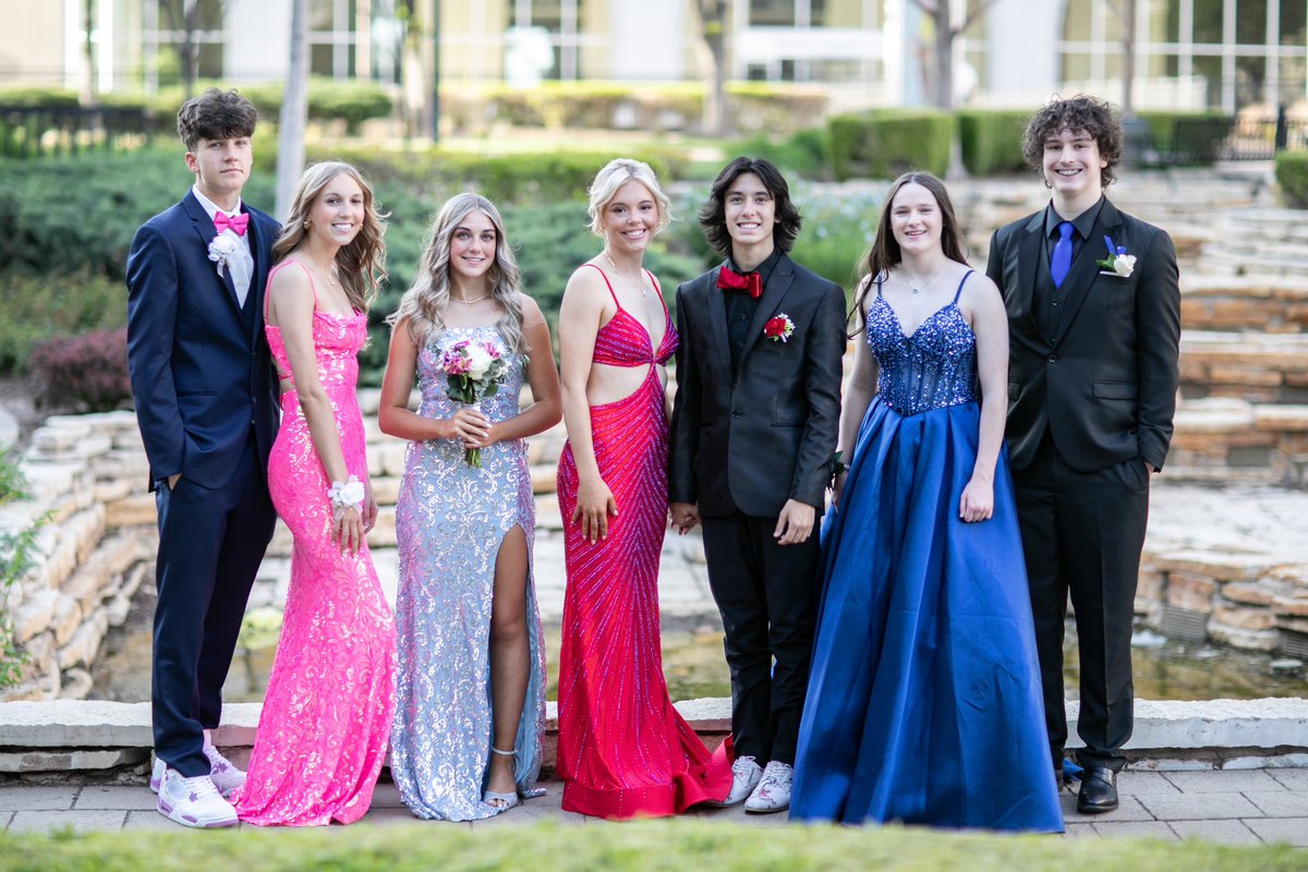layneymolini_21's tweet photo. 💃PRM SZN🪩
@OologahHS 
#dancingqueen 
#tradedcleetsforheels 
#redismycolor https://t.co/DlpwU0g9OO