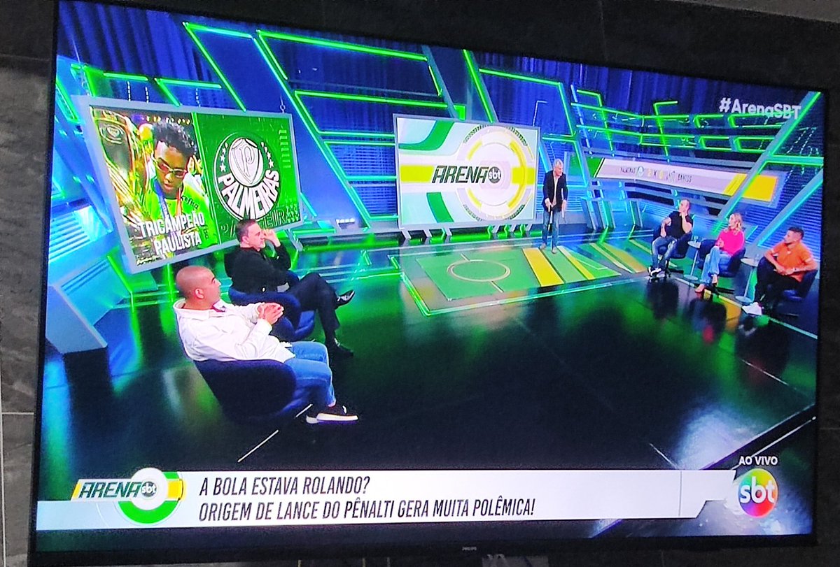 FernandoGaucho's tweet photo. @SBTonline gente como um programa deste nao esta em horário nobre ? Apos o almoço? Me fez lembrar do mestre @Miltonneves treinando a @RenataBFan  na @recordtvoficial , mano por isso muita coisa nao da certo no SBT, faz um teste meu ! https://t.co/HNB24Msc7h