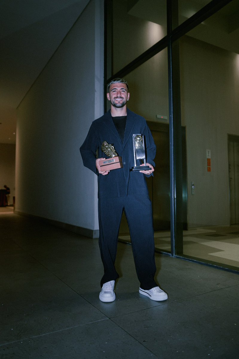 GiorgiandeA's tweet photo. Feliz de poder começa o ano de grande forma ♥️🖤🏆🫡 https://t.co/j2ICeMOMuN