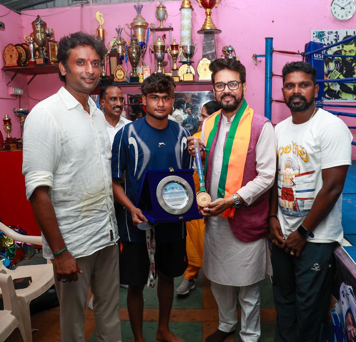 Thanks to my brother Shri @ianuragthakur for coming to my #CentralChennai constituency and giving students and youngsters a great boost to move towards sports. 

Together we will make more Olympic level athletes from Chennai in next 5 years 🔥

#KheloIndia #Vinoj4CentralChennai…