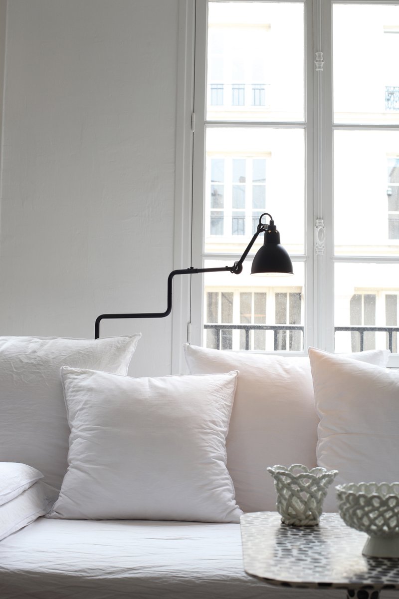 Lumitop_com's tweet image. L'éclairage rencontre l'art avec le lampadaire 411 de @dcw_editions. Design industriel ajustable, robustesse en acier, et praticité définissent ce luminaire iconique. Parfait pour toute pièce qui cherche style et fonction. 💡🎨 #DesignLuminaire #DCWEditions #EclairageDesign