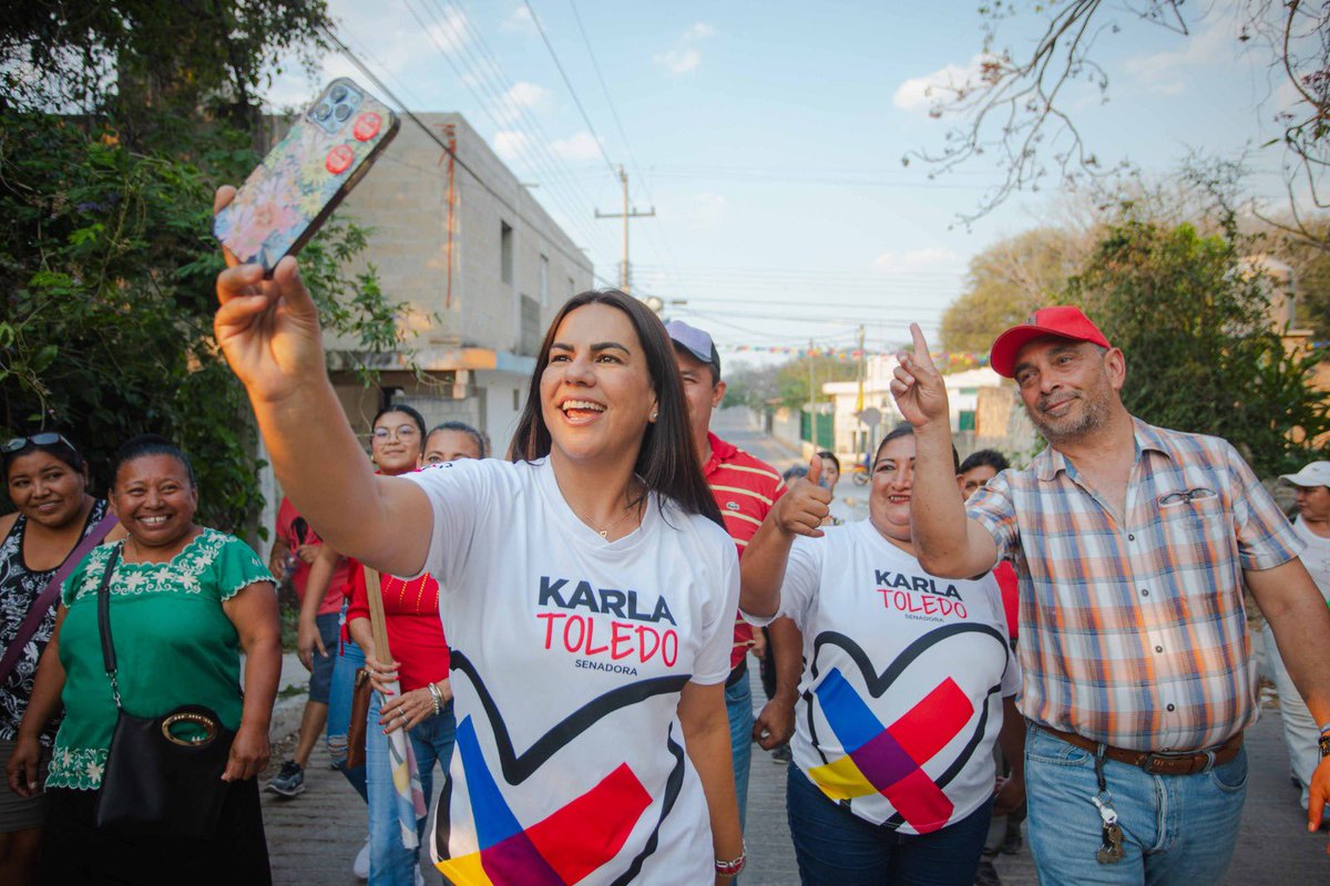 Ahora sí que me enteré de todos los chismes del baile de ayer en #Hoplechen 😜 si me deja doña Pilar  les prometo que les iré contando !!! 

#KarlaSenadora