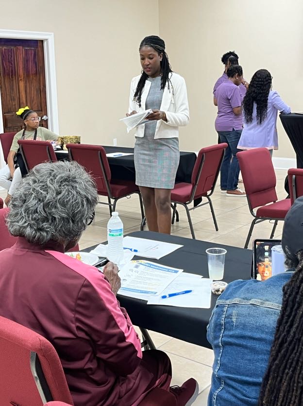 StrongLinkTech's tweet image. 💙📱 StrongLink Technology is excited to launch smartphone workshops for our beloved seniors in the community! 📱👵🏼 Join us and learn how to navigate your device like a pro.

#technologyfortheseniors #smartphoneworkshops #communityengagement