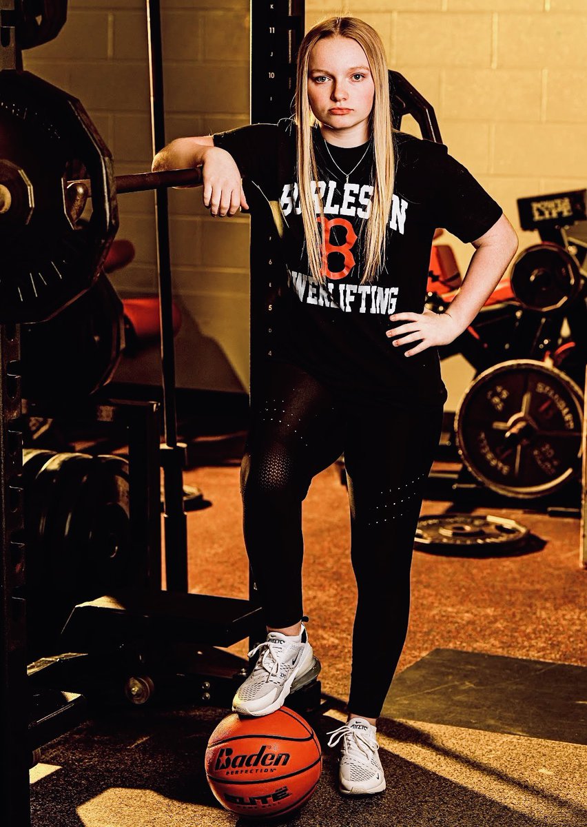 AmyK_2_'s tweet photo. Beyond proud of this girl. Wrapped up powerlifting tonight with her banquet. She lettered in 2 sports as a freshman & will be inducted into NHS in a couple of weeks. Keep pushing kid, the sky is the limit.πππΌββοΈππ©· #StudentAthlete π€π»#PullToWin #SYF @ThomasL_Photog π·
@Kenz_K1 https://t.co/6wlo2p85Hv