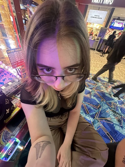 Erm.. guys? Where&rsquo;s all the #paypigs at??? #paypiggieswanted #paypigneeded https://t.co/lhUlvh6d3E<a href="/tag/paypigs"class="tags">#paypigs</a><a href="/tag/paypiggieswanted"class="tags">#paypiggieswanted</a><a href="/tag/paypigneeded"class="tags"><span>#paypigneeded</span></a>