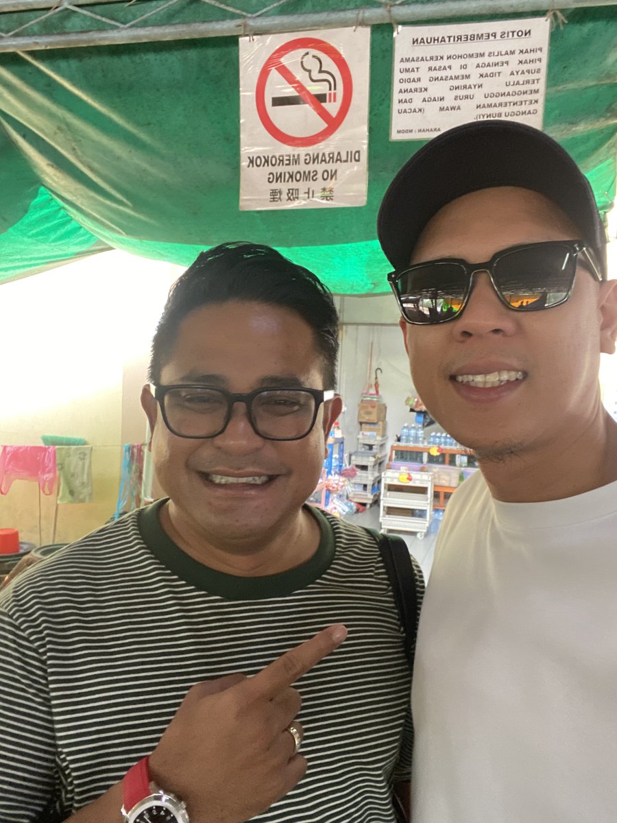 Contohi brotha kita <a href="/HermyRahim/">HermyR</a> pagi2 kat pasar baru la suami mithali. Boleh jumpa pulak kat sarawak 😂