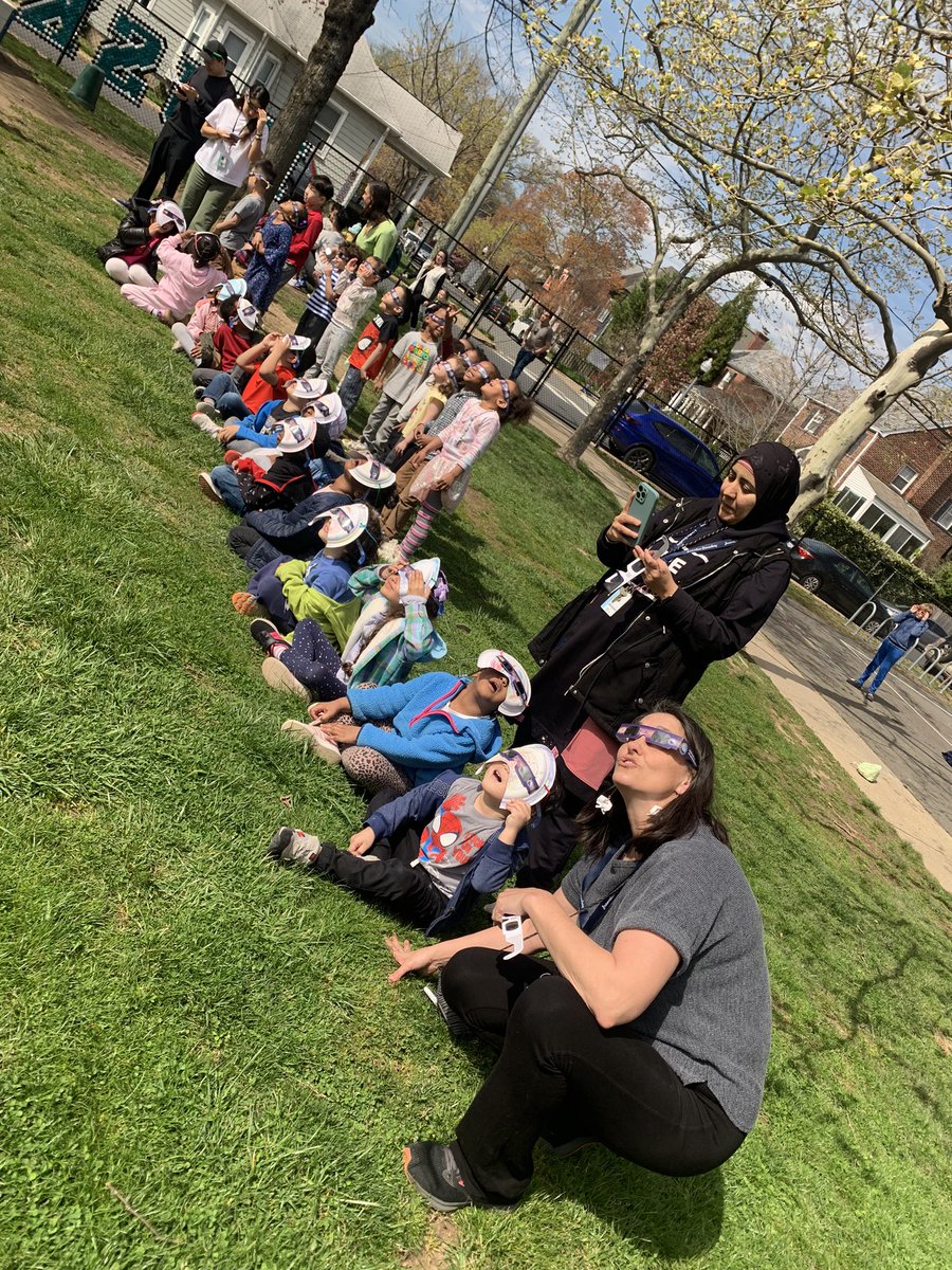 Julie Freeman-Moore tweet media