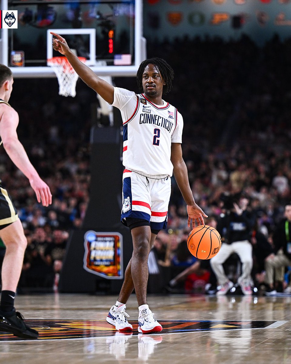 El Paso’s Tristen Newton ascends to college basketball immortality, leading UConn to back-to-back national championships. Newton, who scored over 3,000 points at Burges High School, never lost an NCAA Tournament game with the Huskies. The ultimate catalyst at PG. 📸: @UConnMBB🏀