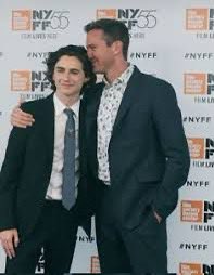 GoldenSquid2121's tweet photo. favorite people who look like they could really be a couple. (IK their not!) #TimothéeChalamet #ArmieHammer #notacouple #callmebyourname #italy https://t.co/nNGmTRZ1Np