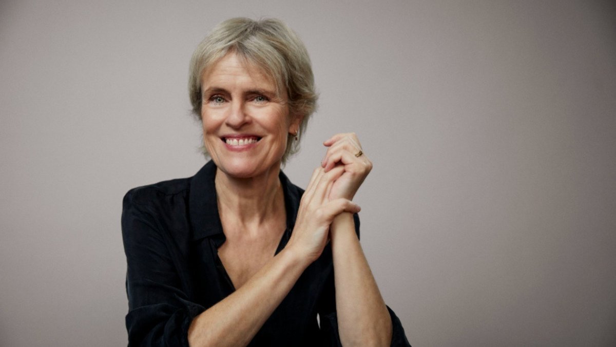 Little Black Book tweet media