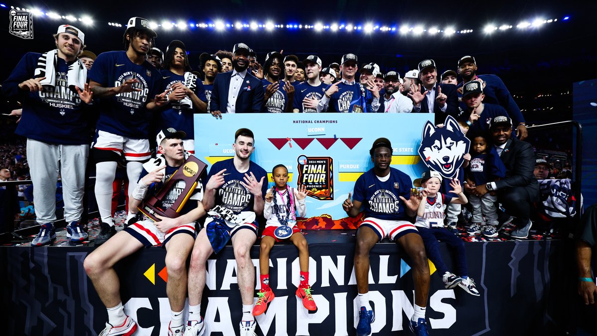 Taking it all in 🎉🏆 #MFinalFour x @UConnMBB