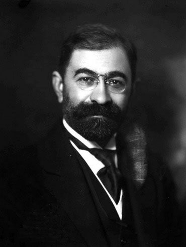 IranianPlateau's tweet photo. عکس یه ایرانی رو کوت کنید، زنده یا مُرده، که از هم‌وطن بودن باهاش احساس افتخار می‌کنید. https://t.co/tiHjVrx7ZA