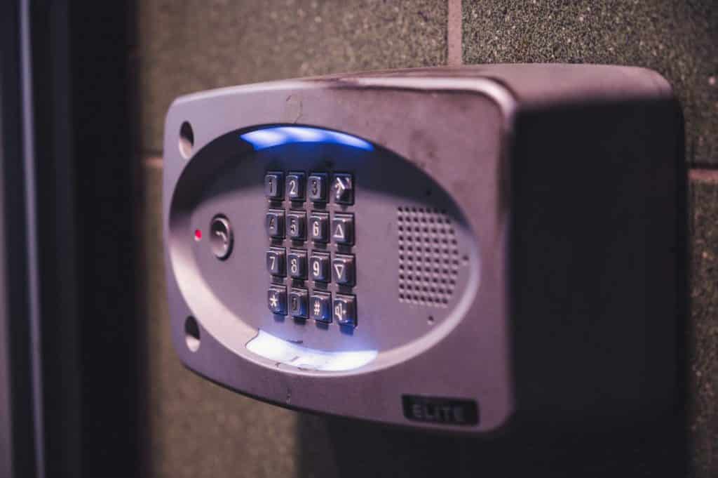 TechyGeeks1's tweet image. KuDiff Smart Wifi Doorbell Review | tinyurl.com/22y8ltud | #General_Tech #Review #Smart_Tech #Technology
One of the really useful technological advances of the last few years has to be the release of smart doorbells. They allow you to not only secure your home with both a ...