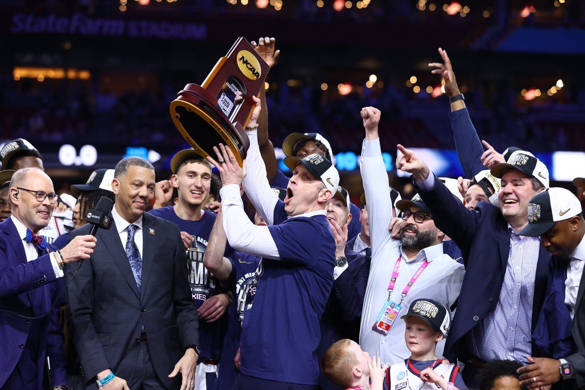 Hoophall's tweet image. Congratulations to @UConnMBB on winning the 2024 National Championship. 🏆 

📸: NCAA Photos 

#MFinalFour | #NationalChampionship | #MixForSix