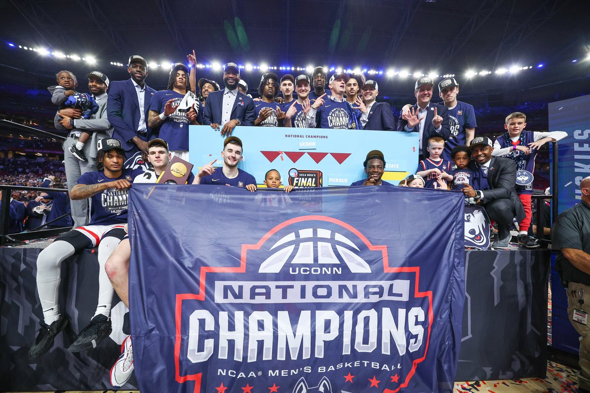 Hoophall's tweet image. Congratulations to @UConnMBB on winning the 2024 National Championship. 🏆 

📸: NCAA Photos 

#MFinalFour | #NationalChampionship | #MixForSix