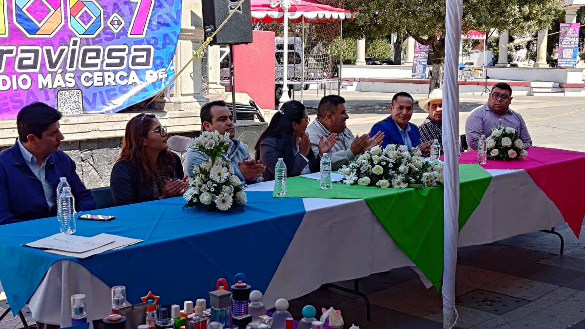 Esta mañana asistimos a la PRIMERA EDICIÓN DE LA EXPOTRAVIESA, en la explanada del municipio de Xalatlaco, en dónde se realizo la difusión de la oferta educativa de la Institución