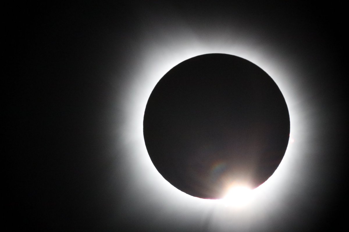 RandomRumble's tweet photo. #Eclipse2024 https://t.co/RSFCfaMtCu