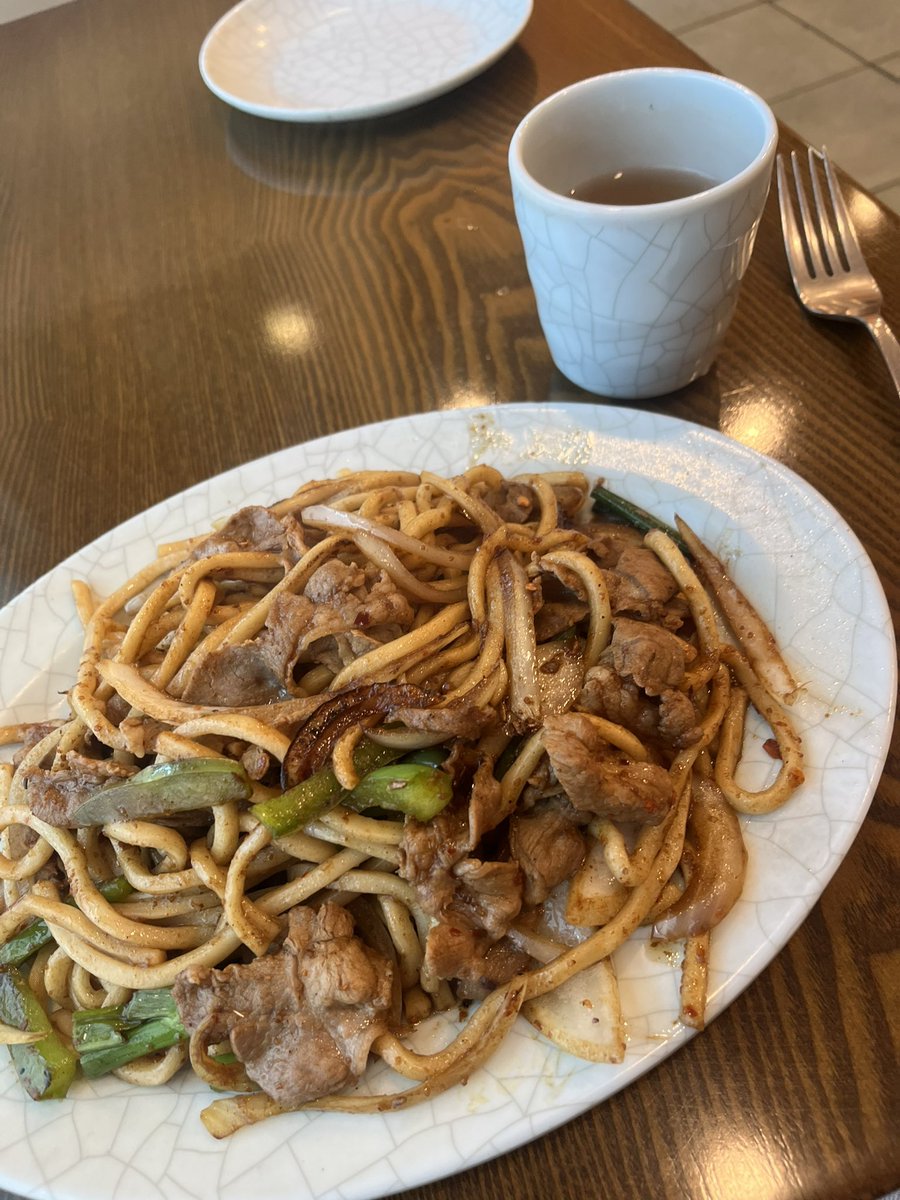 Tripz4Less1's tweet photo. Day 30 
Skiing so close to the ocean in broke my brain
Cypress Mt. Vancouver 🇨🇦
Triple D spot #9 
The Peaceful Restaurant

Price breakdown 
Food $50 c
Sticker $3 c

Saved 
Lift ticket $133 c  
Hotel 121 c 

#travel #skiing #international #kinda #if #you #count #canada #ikonpass https://t.co/qJF1aR9Jsq