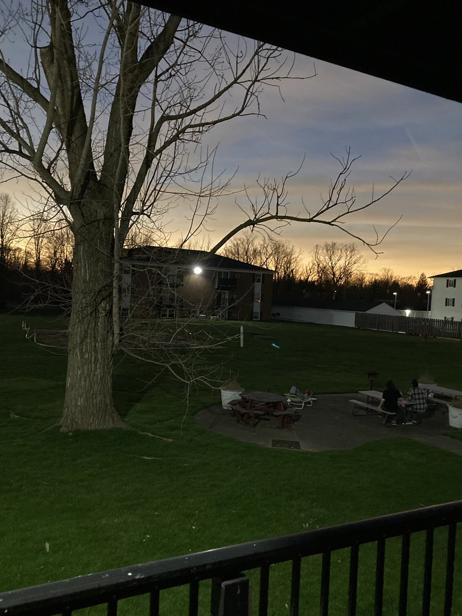 TerryKaye2's tweet photo. Awesome experience indeed.! 3:14p Monday in Brunswick, Ohio. #nwscle #nws #Ohio #EclipseSolar2024 #happyEclipseday #SolarEclipse #Eclipse #Eclipse2024 #historic #News5 #Cleveland #cle #Awesome #NASA #ohwx #April8th #x #FoxNews #nwsohio #media https://t.co/zdi4Iq63jJ