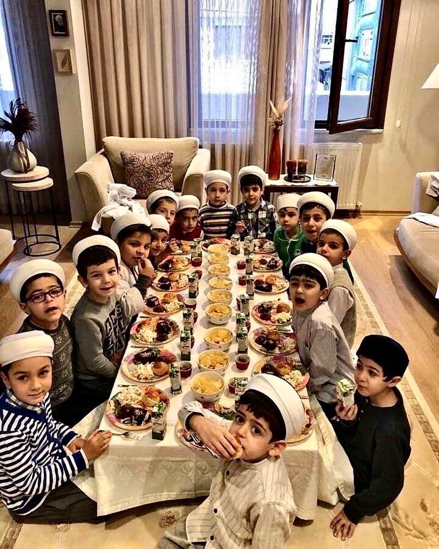 Squad goals for Iftar