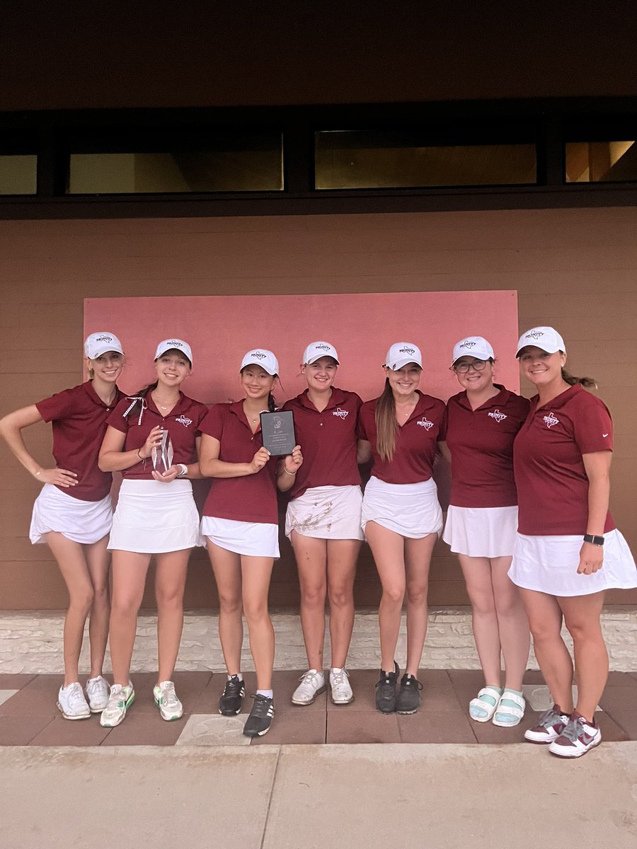 TrinityUGolf's tweet photo. Eclipse watch party on the course ✅
Men’s 1st place Finish ✅
Women’s 2nd place Finish ✅
The Mason Siblings take home individual victories ✅ https://t.co/WU68dGQLGj