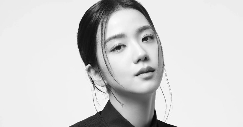 talkkpop_com's tweet photo. [Talk] Why nobody in the K-pop industry is picking #Jisoo as their role model?