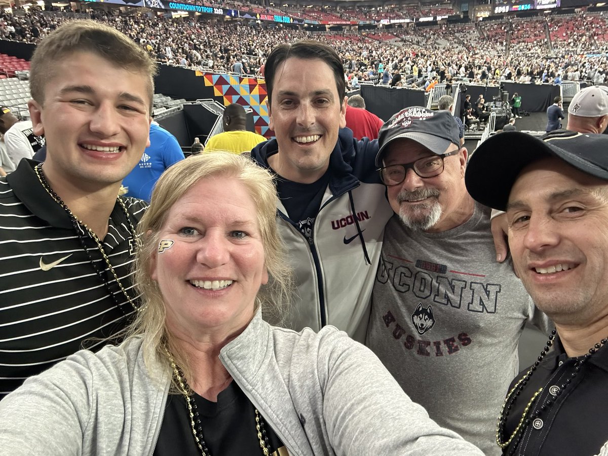 2 Best Teams in CBB #PurdueSelfie #UconnSelfie #MFinalFour