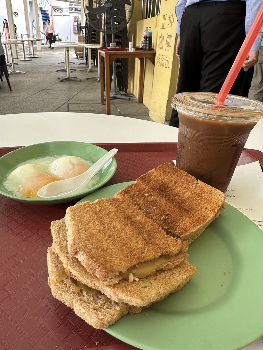 tdnnsi_gnu's tweet photo. やはりこれ食べないとね!
これから会場下見してくる〜
#Kayatoast
#シンガポールGNU行脚 https://t.co/aolI399nLm