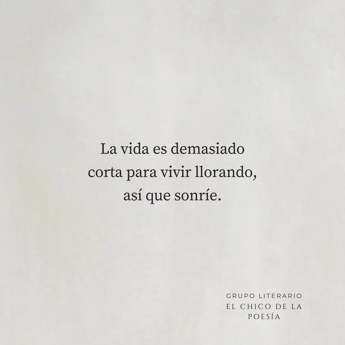 La vida es demasiado corta para vivir llorando, así que sonríe.

#LYF15 #frases #reflexion 
#frasesmotivadoras 
#poetrycommunity