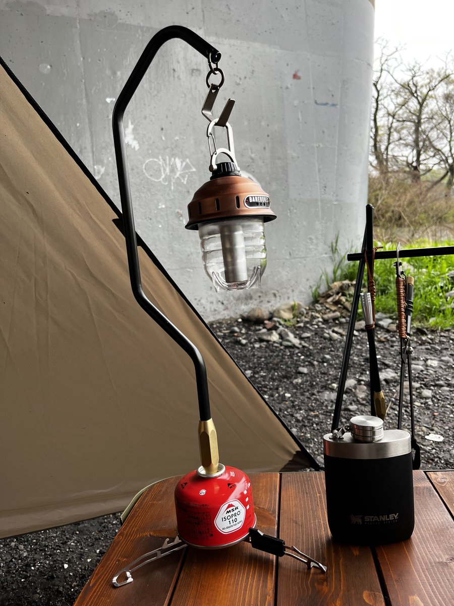 solocamper_'s tweet photo. やっとお披露目できたippo productsさんの TELLAS soloオプションのOD缶アダプタ
nobuさんの真似してスタビもOD缶もMSRで…
#ippoproducts #TELASS #TELASSsolo https://t.co/JVg6U5wCv0