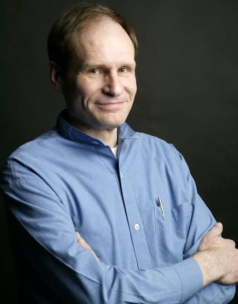 MugeraJoshua's tweet photo. #Itsonrecord
In March 2001 in Germany, Armin Meiwesย got Bernd Jรผrgen Brandes. Stabbed him in the neck with a knife, chopped him up into several pieces, placed the pieces in the freezer. Over the next few weeks, he cooked parts of Brandes and eventually ate 20ย kg of human flesh https://t.co/Ooet0tOvY2