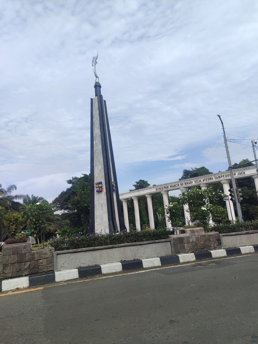 Hidup Kadang di Bali, kadang di Bogor. Selamat mudik semua... ✌