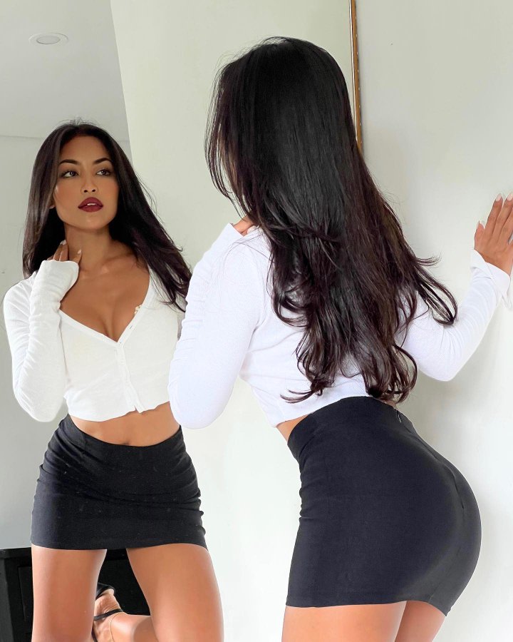 Like and rt to remove my skirt😍