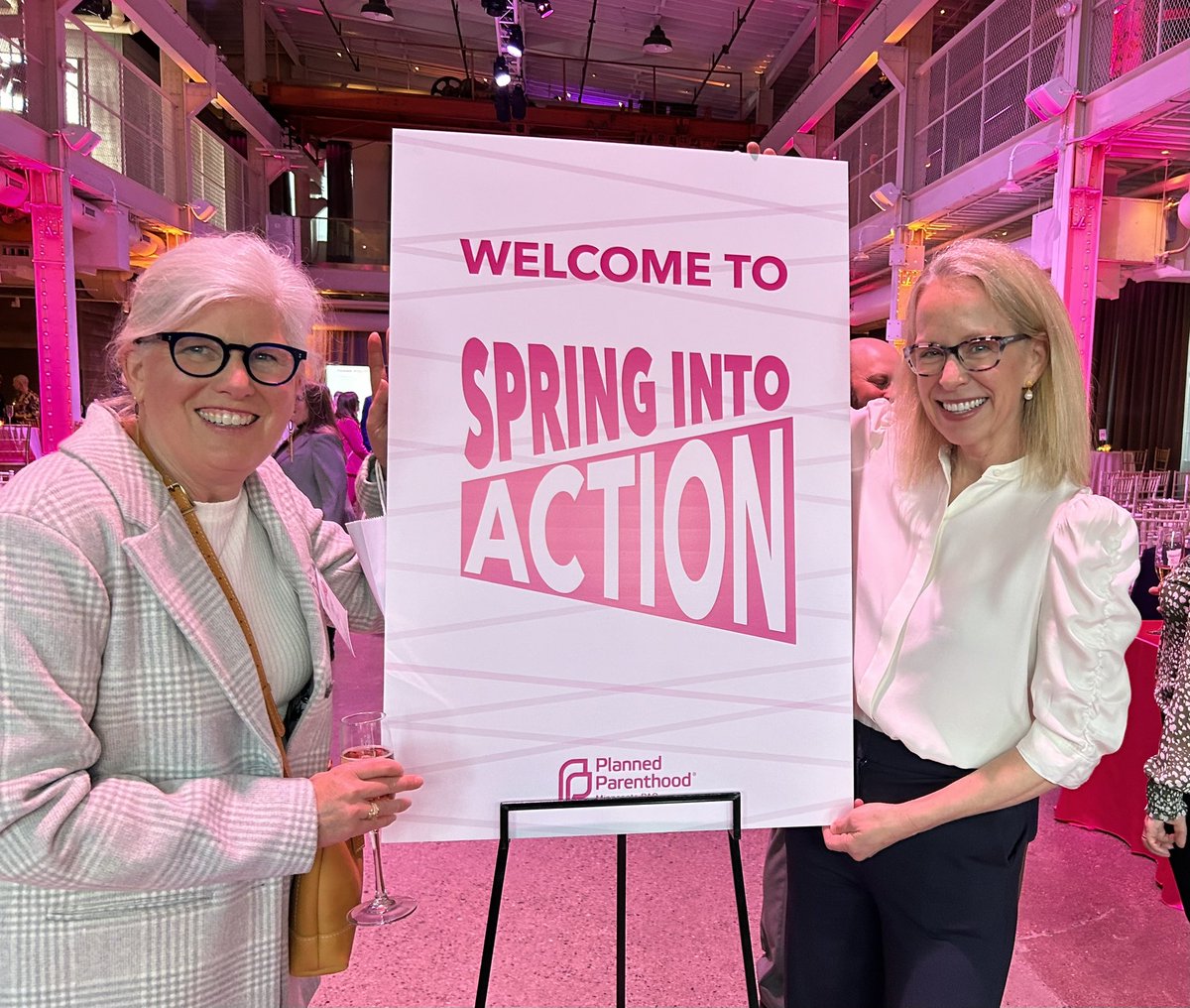 Inspiring night at the @ppmn spring event! Such an honor to meet Alexis McGill Johnson, President & CEO of @PPact and to see @ppmn superstars Ruth Richardson & Sarah Stoesz. We will stand together to protect our rights and freedoms in November!