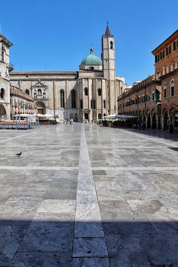 #arte #art
#photography
#photo #foto
#fotografia
#BeautyFromItaly

Ascoli Piceno

Piazza del Popolo, considerata una delle più belle d'Italia.

📷 mie