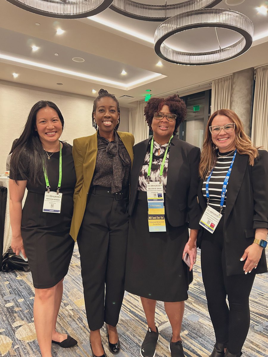 #womenpower at the @cityofhope Meet and Greet session. These women are all inspiring, successful, humble and at the same time so powerful. -Dr. Lorna Rodriguez -Dr. Narissa Nonzee -Dr. @LorettaEMD -Dr. @MeliD32 @AACR #AACR24 #ifyk