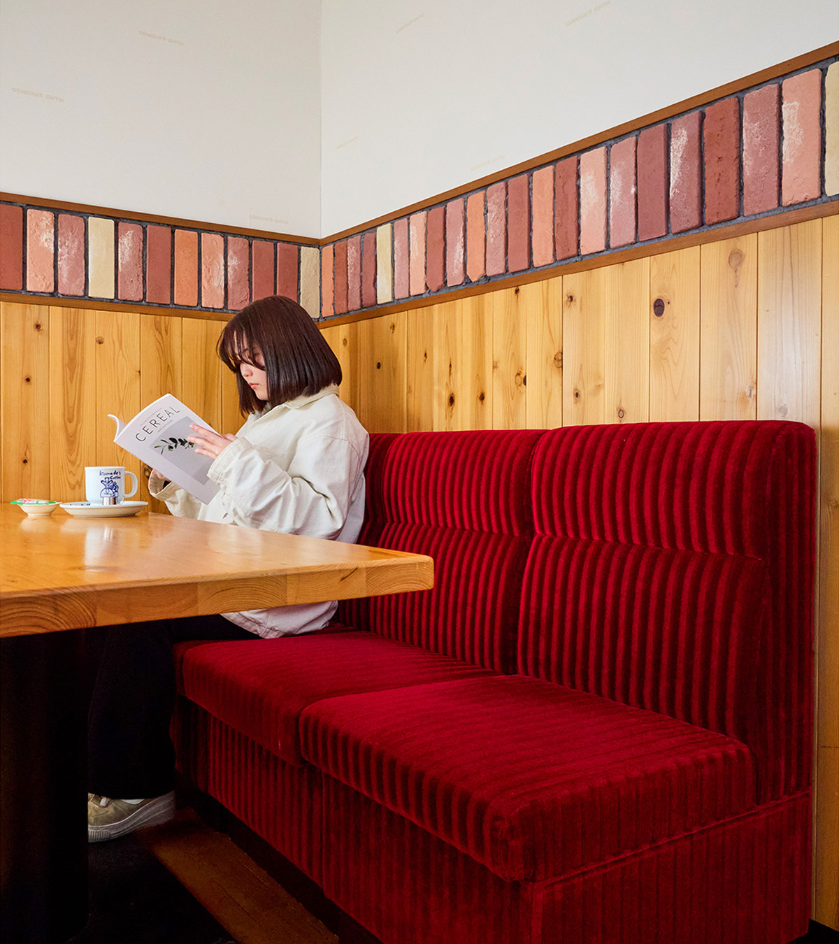 コメダ珈琲店ソファ① ソファー柄グッズ – コメダ珈琲店 公式オンラインショップ