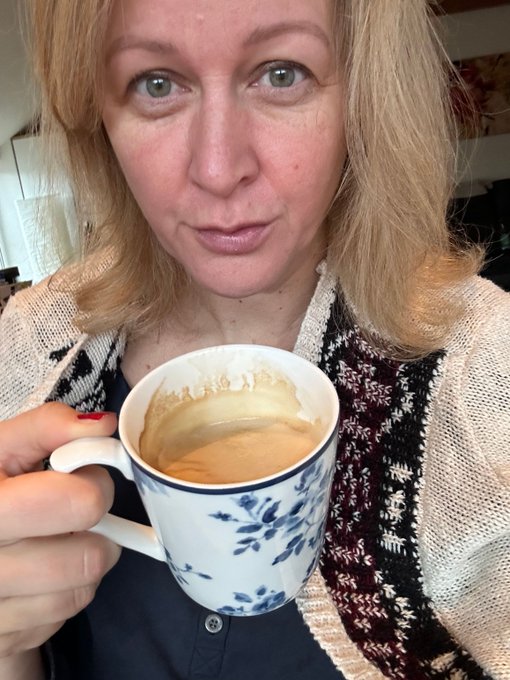 Guten Morgen Welt! ☕️✨ Good morning world! Starting my day with a warm cup of coffee and a heart full<a href="/tag/morningcoffee"class="tags"><span>#morningcoffee</span></a><a href="/tag/positivevibes"class="tags"><span>#positivevibes</span></a><a href="/tag/newday"class="tags"><span>#newday</span></a>