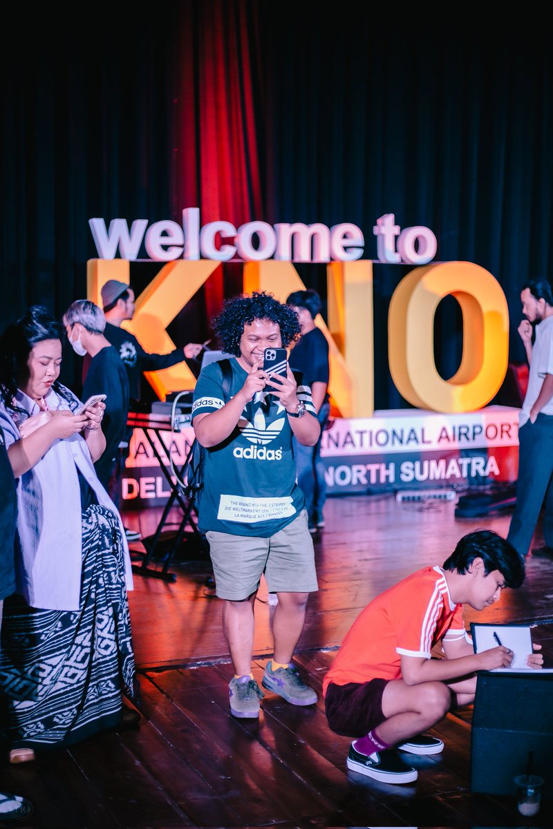 piokharisma's tweet image. Appreciation threads for Babe Cabita.

Foto-foto panggung terakhir Babe yg gue sempet ambil.