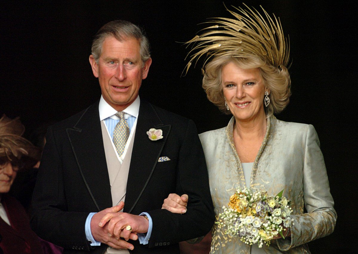 The King and Queen are celebrating their 19th wedding anniversary today. I took both these pictures at St George’s chapel at Windsor castle